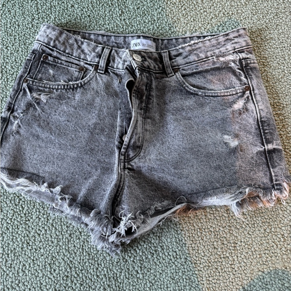 Zara Light Gray Frayed Jean Shorts